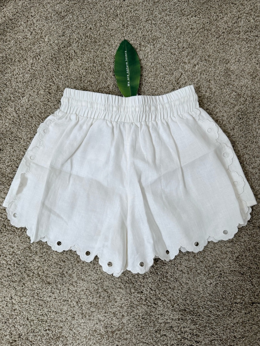 NWT Farm Rio 100% Linen White Eyelet Shorts Size S - Picture 3 of 4